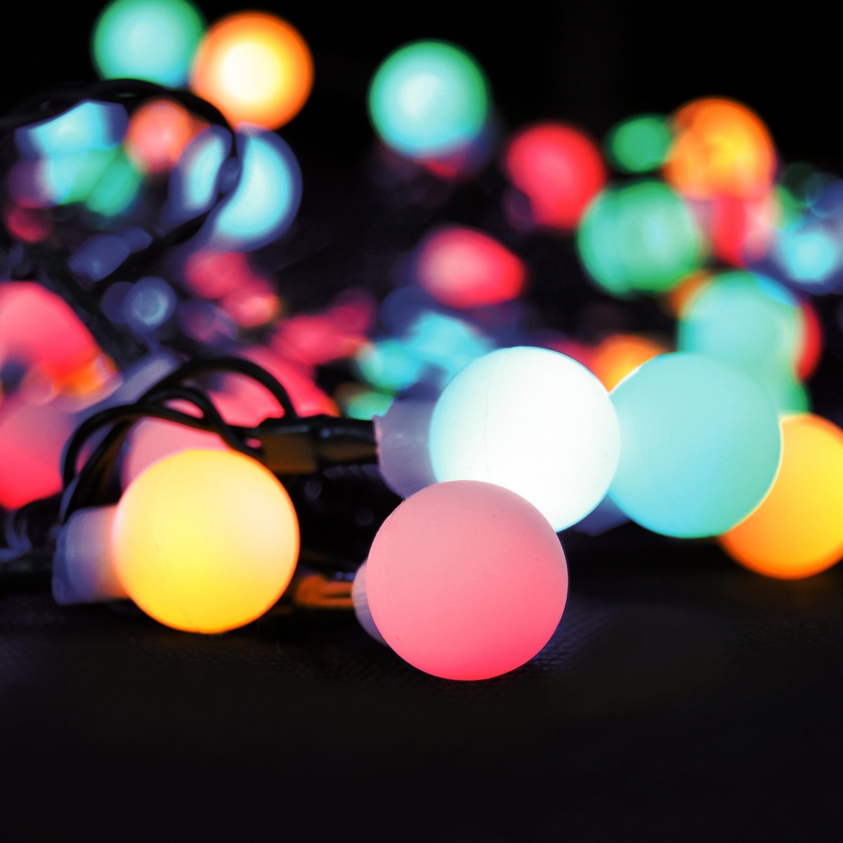 Solight Svetelná vonkajšia reťaz 100 LED s diaľkovým ovládačom Solight Svetelná vonkajšia reťaz 100 LED s diaľkovým ovládačom